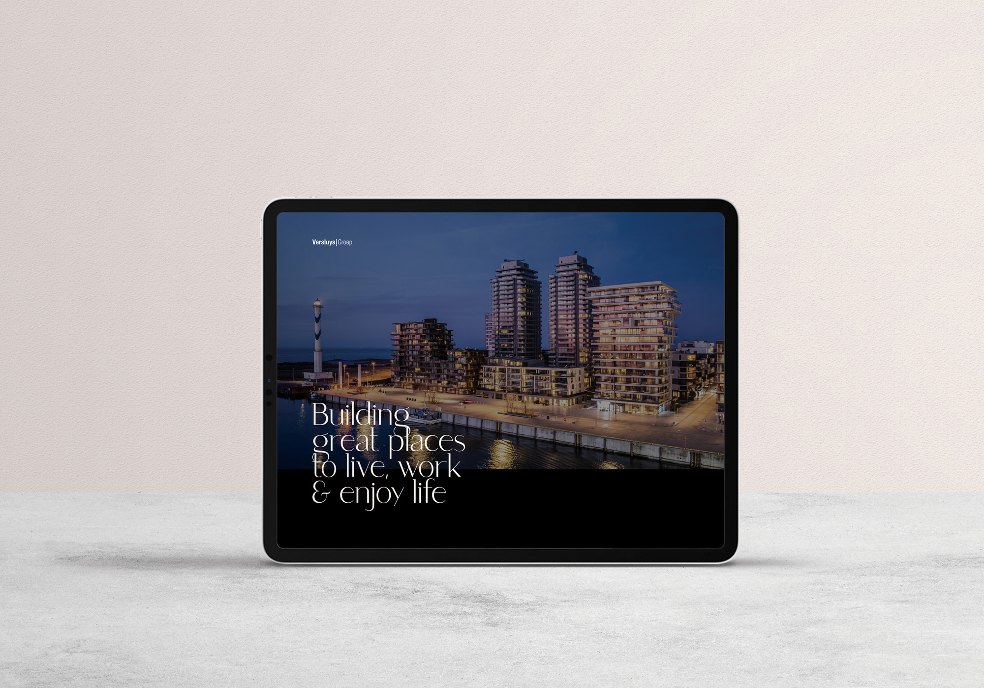 Mock-up van de Versluys Groep website ontworpen door Plug webdesign